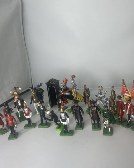 Lot of 20 Vintage Britains Figures and 1 Tower 1971-1990