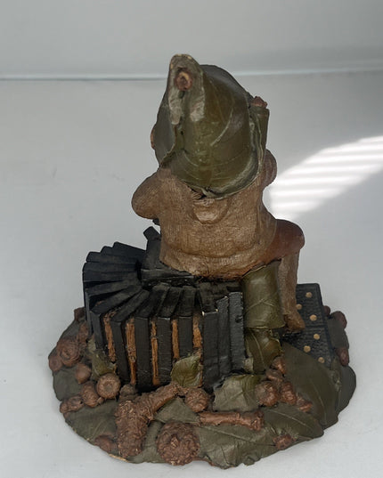 TOM CLARK CAIRN STUDIOS MOLDED RESIN GNOME FIGURE #94 FATS DOMINOES 1985