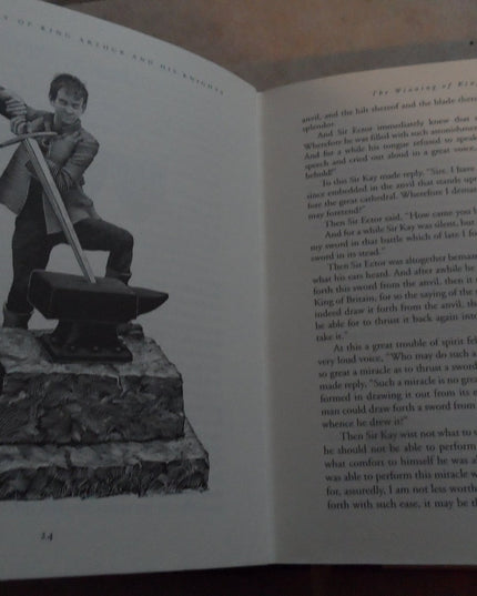 The Story of King Arthur and His Knights (Union Square Kids Unabridged Classics)
