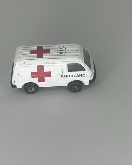 Vintage Maisto #328 Ford Econovan Red Cross Ambulance White Die Cast