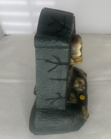 1997 Gemmy Halloween Animated Howlin' Tombstone Gravestone Sings "Hot Hot Hot"