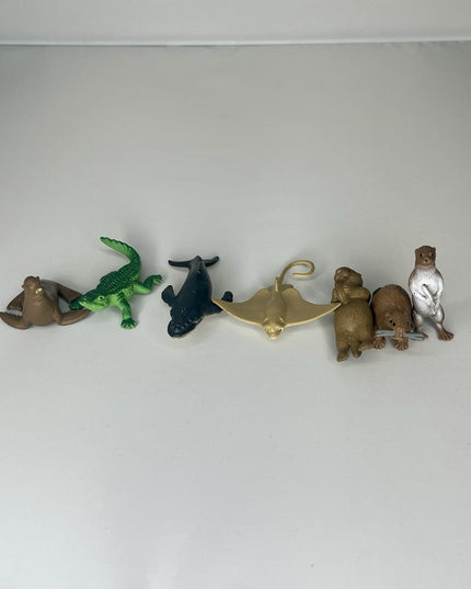 Lot of 28 Safari Ltd. Animal Figurines 1”
