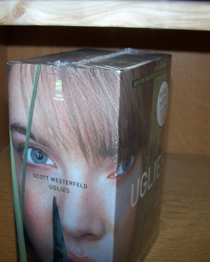 Uglies (Boxed Set): Uglies, Pretties, Specials (The Uglies)