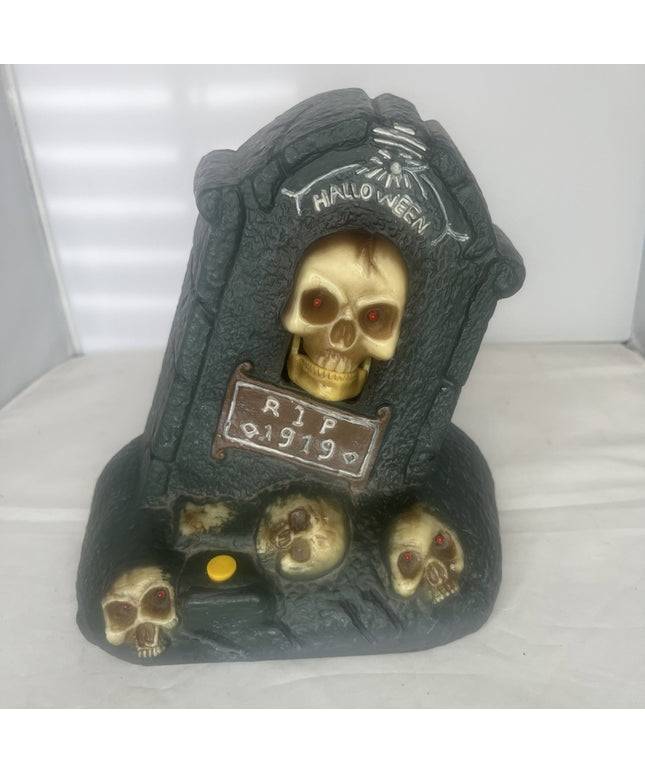 1997 Gemmy Halloween Animated Howlin' Tombstone Gravestone Sings "Hot Hot Hot"