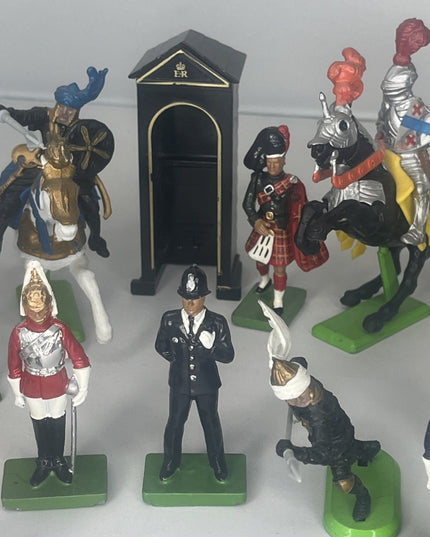 Lot of 20 Vintage Britains Figures and 1 Tower 1971-1990