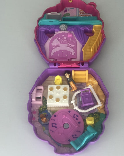 Polly Pocket Mini Toy Something Sweet Cupcake House