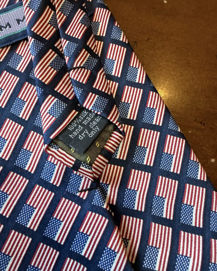 STONEHENGE X JIMMY V MENS 100% SILK AMERICAN FLAG DESIGN NECKTIE