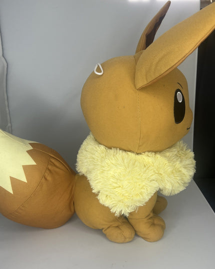 Pokémon Evee Giant Plushie